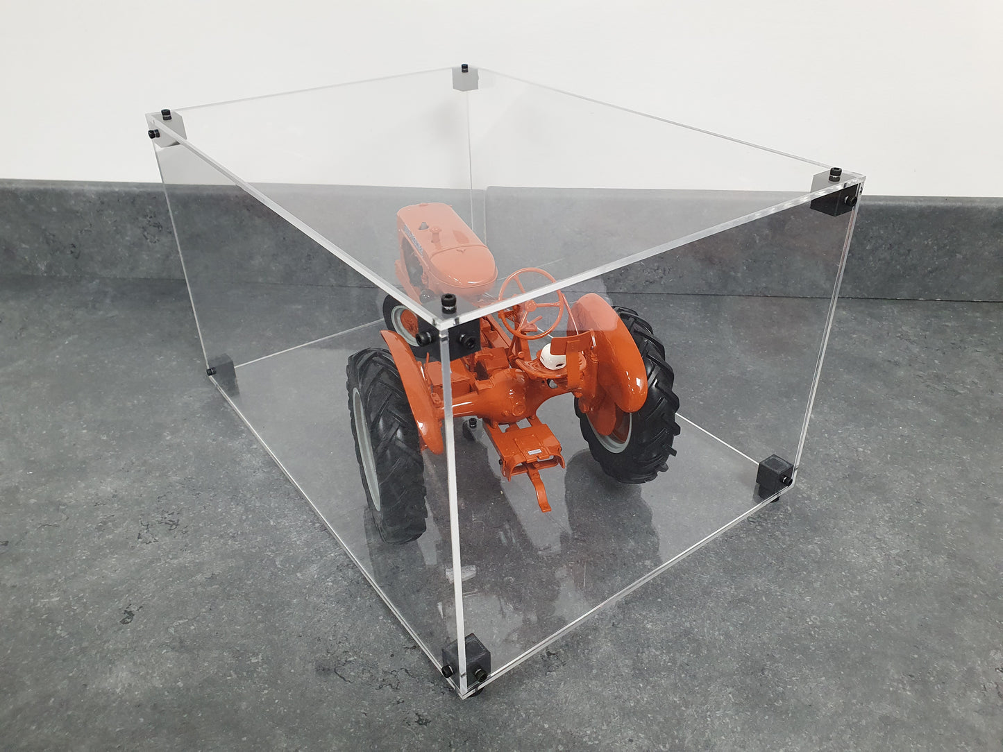 1/16 Display Case with a Base